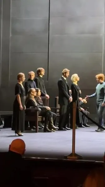 Нажми и смотри