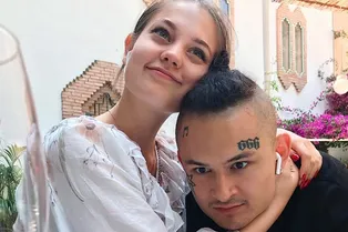 «Хватит! Что ты делаешь?»: любимая девушка Моргенштерна публично его «оседлала» «Хватит! Что ты делаешь?»: любимая девушка Моргенштерна публично его «оседлала»