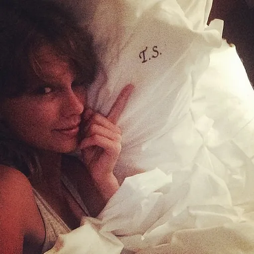 селфи без косметики фото тейлор свифт