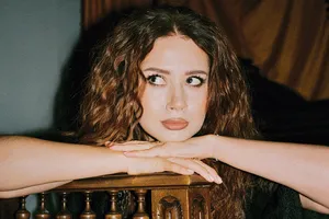 «Мне сегодня 31. А я всё еще не психанула и не улетела голая на метле»: Олеся Иванченко снялась в нижнем белье