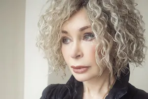 Сбросила алый плащ, оставшись нагой: Татьяна Васильева на сцене эпатировала публику Сбросила алый плащ, оставшись нагой: Татьяна Васильева на сцене эпатировала публику