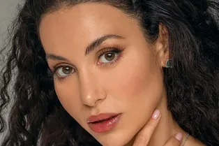 «Невероятно душевный у нас малыш!»: Зепюр Брутян показала, как ее с Павлом Прилучным сын играет в «ку-ку»