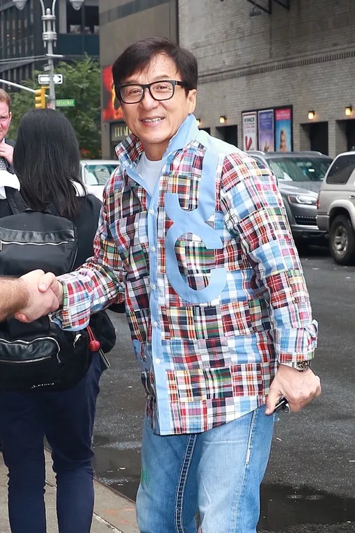 Сегодня Джеки Чан знаменит на весь мир