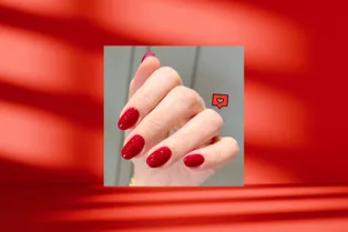 Любимая классика: 7 стильных маникюров в самых трендовых оттенках красного этого года