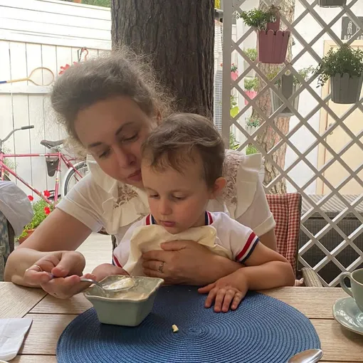 Женя появилась на свет уже после кончины отца