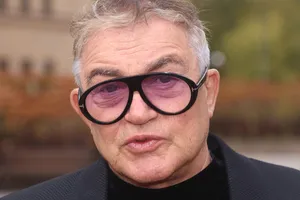 Дмитрий Дибров сломал руку после падения в ночном клубе, но отказался от операции