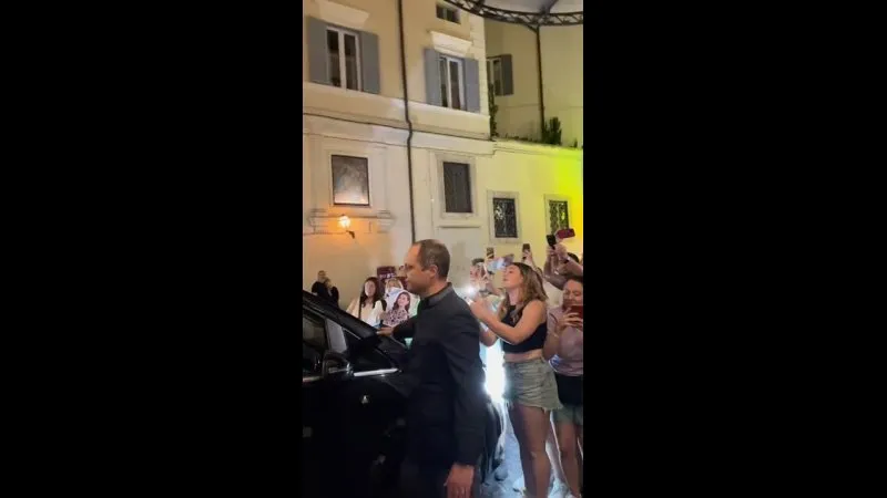 Нажми и смотри