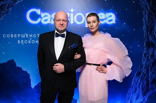 Кирилл Лось, Ксения Туникова, корнер Ювелирного дома Cassiopea Кирилл Лось, Ксения Туникова, корнер Ювелирного дома Cassiopea