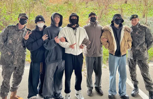 Все участники группы k-pop BTS отправились служить