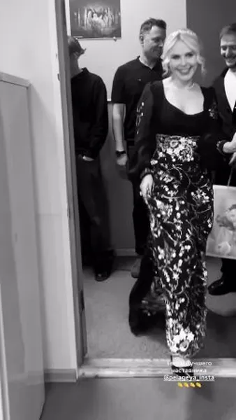 Нажми и смотри