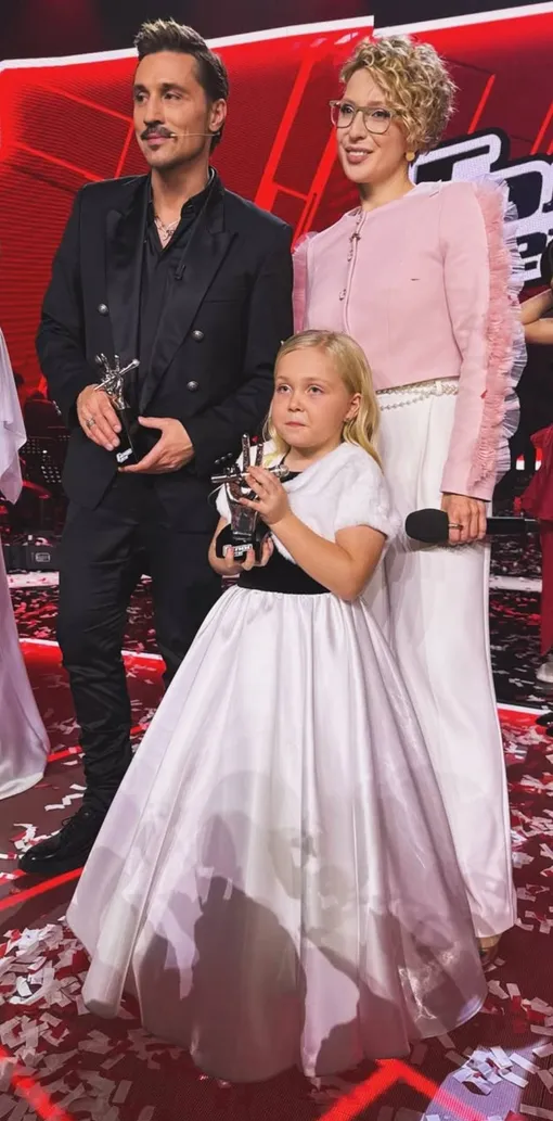 Дима Билан, Мария Никулина и Яна Чурикова Дима Билан, Мария Никулина и Яна Чурикова