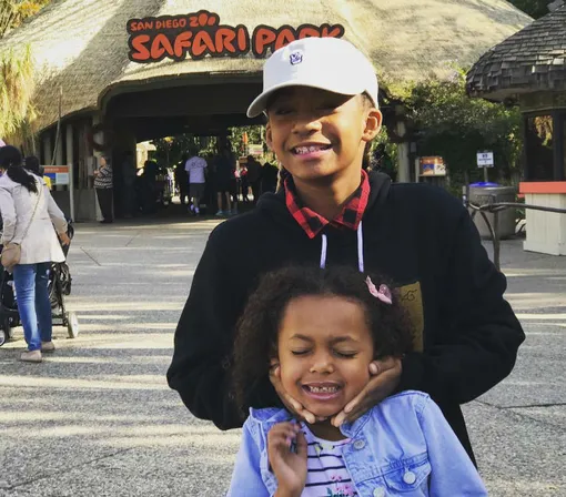 Сын и младшая дочь Мел Би