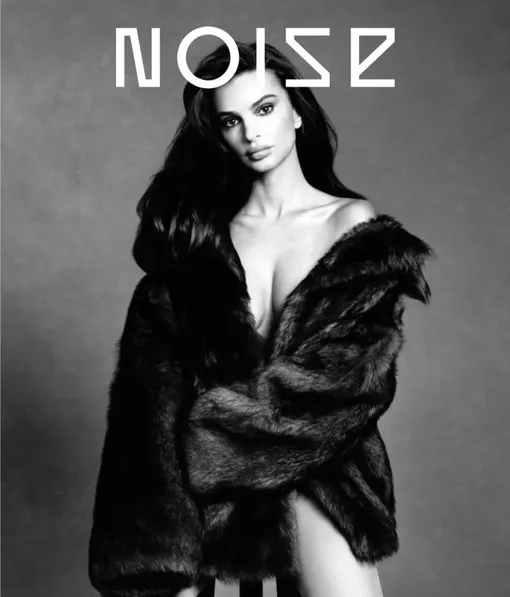 Эмили Ратаковски надела шубу на голое тело Эмили Ратаковски надела шубу на голое тело