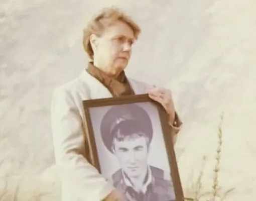 Сусанна Серова в фильме «Зона Любэ»