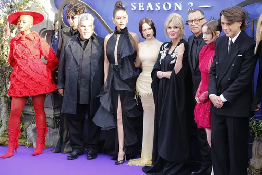 Звезды сериала «Уэнсдей» на премьере в Лондоне Звезды сериала «Уэнсдей» на премьере в Лондоне