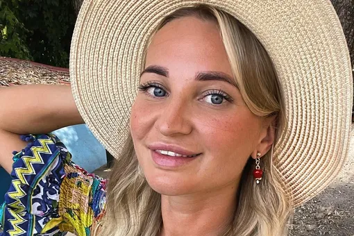 Тело умершей после операции по увеличению ягодиц Юлии Бурцевой доставили в Самару, муж блогерши прилетел в Россию Тело умершей после операции по увеличению ягодиц Юлии Бурцевой доставили в Самару, муж блогерши прилетел в Россию