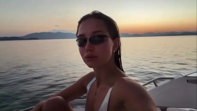 Нажми и смотри