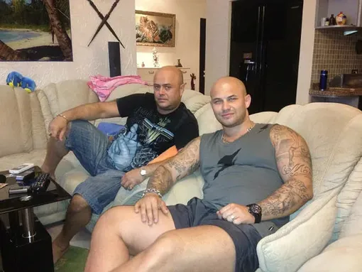 Александр Устименко с сыном Денисом (Джиган) Александр Устименко с сыном Денисом (Джиган)