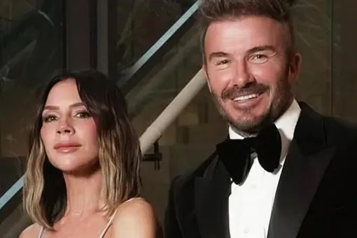 «Дэвиду лучше спать с одним открытым глазом»: Виктория Бекхэм рассказала, чем занимается в постели с мужем «Дэвиду лучше спать с одним открытым глазом»: Виктория Бекхэм рассказала, чем занимается в постели с мужем