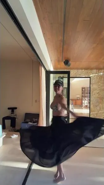 Нажми и смотри