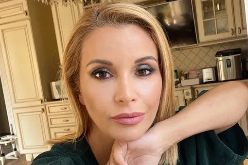 Ольга Орлова показала на двух фото, как изменилась ее грудь за 24 года