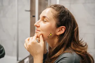 Январский лифтинг: 6 лучших массажей для гладкости и упругости кожи лица