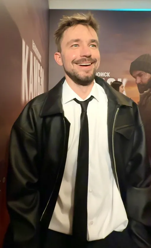 Александр Петров сыграл в сериале главную роль Александр Петров сыграл в сериале главную роль