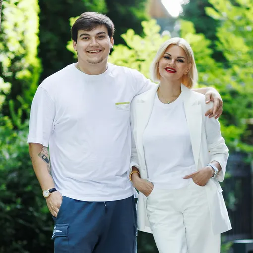 Младший сын и вдова Михаила Круга Младший сын и вдова Михаила Круга