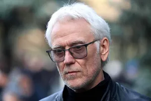 «Теперь они все вместе»: Александр Маршал рассказал, как тайно перевез прах родителей и сестры из Киева в Москву «Теперь они все вместе»: Александр Маршал рассказал, как тайно перевез прах родителей и сестры из Киева в Москву