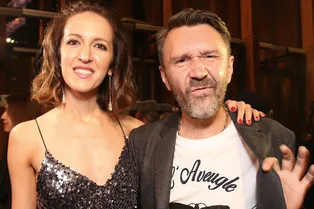 «Спасибо Сергею за то, как он изменился»: Матильда Шнурова объяснила, почему носит фамилию бывшего мужа «Спасибо Сергею за то, как он изменился»: Матильда Шнурова объяснила, почему носит фамилию бывшего мужа