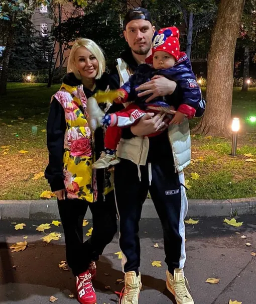 Лера Кудрявцева и Игорь Макаров с дочерью Машей