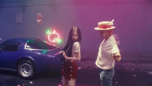 Карина и G-Dragon в клипе «TOO BAD» Карина и G-Dragon в клипе «TOO BAD»