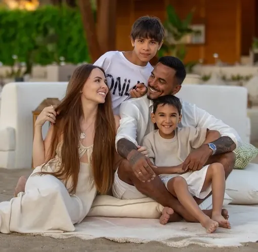 Анастасия Швецова и Натан с детьми Анастасия Швецова и Натан с детьми