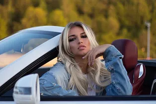 «У нее нет понтов»: Настя Кудри рассказала о работе над клипом с Ольгой Бузовой