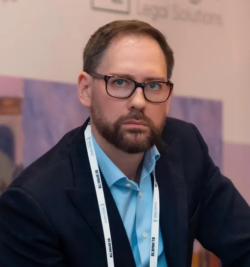 Филипп Рябченко представляет интересы Романа Товстика в суде Филипп Рябченко представляет интересы Романа Товстика в суде