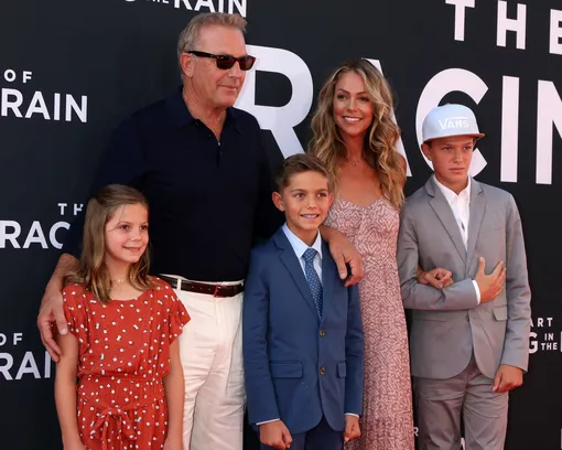 Кевин и Кристин воспитывают троих детей