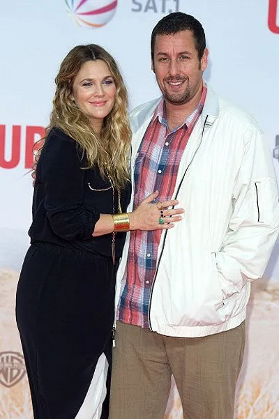 Дрю Бэрримор с теплом вспоминает совместные съемки с Адамом Сэндлером Дрю Бэрримор с теплом вспоминает совместные съемки с Адамом Сэндлером