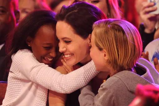 «Жизнь детей была нарушена»: Анджелина Джоли раскрыла новые подробности болезненного развода с Брэдом Питтом «Жизнь детей была нарушена»: Анджелина Джоли раскрыла новые подробности болезненного развода с Брэдом Питтом