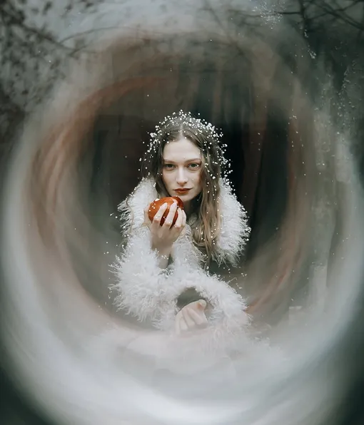 Диана Милютина принимает участие в творческих съемках