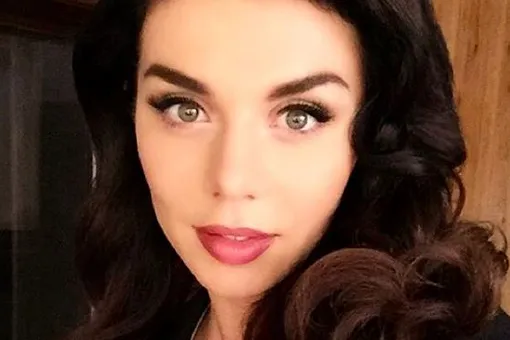 Анна Седокова станцевала в купальнике, доказав, что не беременна Анна Седокова станцевала в купальнике, доказав, что не беременна