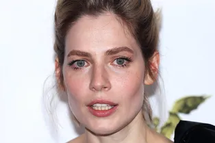 «Разбили стекло, сломали дворники на машине и даже не извинились»: Юлию Снигирь возмутили коммунальщики Москвы