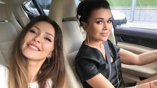 Анна и Анастасия Заворотнюк Анна и Анастасия Заворотнюк