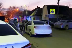 Мужчина застрелил 36-летнюю бывшую жену и покончил с собой в Астрахани: видео и фото Мужчина застрелил 36-летнюю бывшую жену и покончил с собой в Астрахани: видео и фото