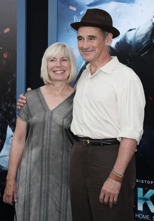 Клэр ван Кампен с мужем на мероприятии Клэр ван Кампен с мужем на мероприятии