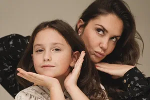 «У нас с Мией челлендж»: Агата Муцениеце после нападок Павла Прилучного показала забавное видео с дочерью