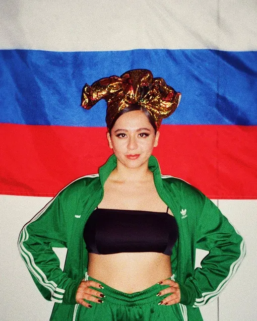 Манижа заявила, что никогда не покидала Россию