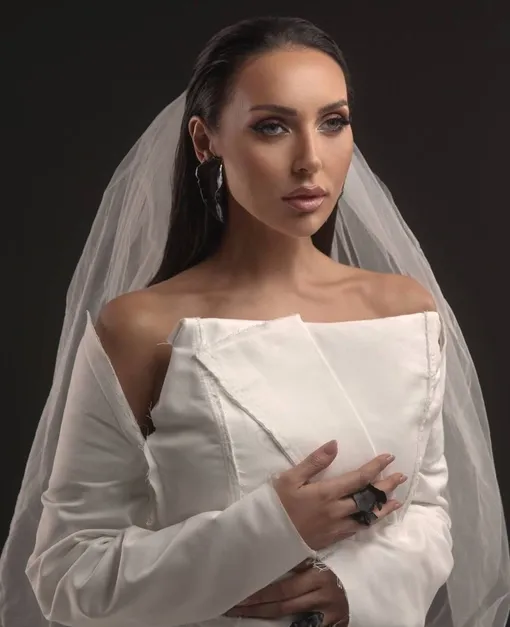 Алсу выпустила песню «Белая фата»