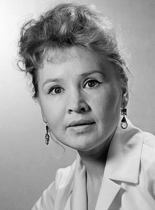 Томпақ қыздар видеосы