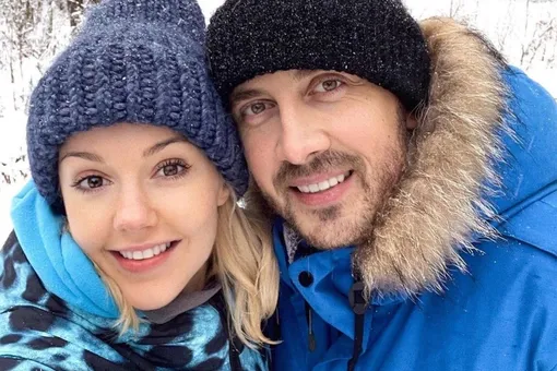 Несостоявшийся поцелуй: Юлианна Караулова снялась в объятиях возлюбленного Несостоявшийся поцелуй: Юлианна Караулова снялась в объятиях возлюбленного