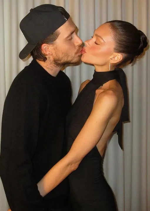 Никола Пельтц поздравила Бруклина Бекхэма